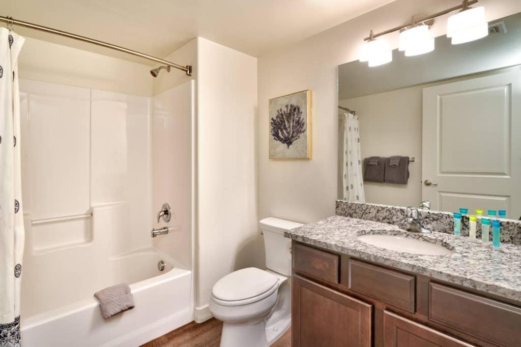 מואב 6H Spacious Redcliff Condo, Pool & Hot Tub מראה חיצוני תמונה