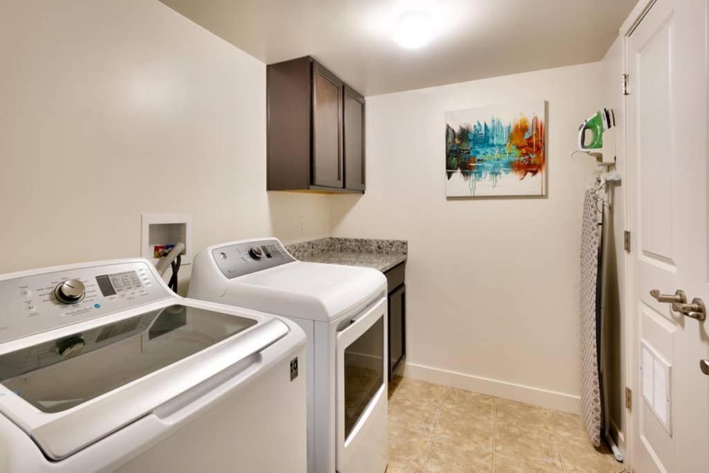 מואב 6H Spacious Redcliff Condo, Pool & Hot Tub מראה חיצוני תמונה